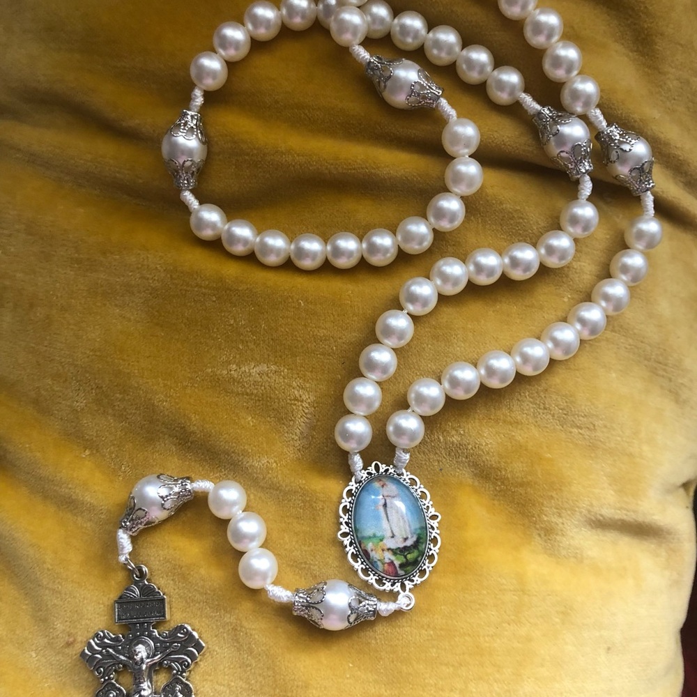 Elegant Pearl rosary of our lady of Fatima